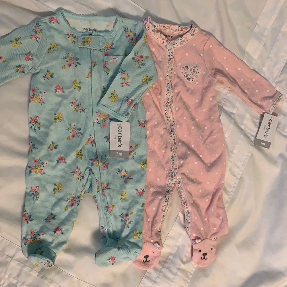 NWT Bundle of 2 Carter’s 0-3 month sleepers
